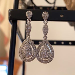 💧teardrop dangle earrings💧